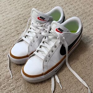 Nike Women’s Court Legacy - size 7